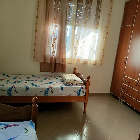 Guest House Fetie Berat Exterior photo